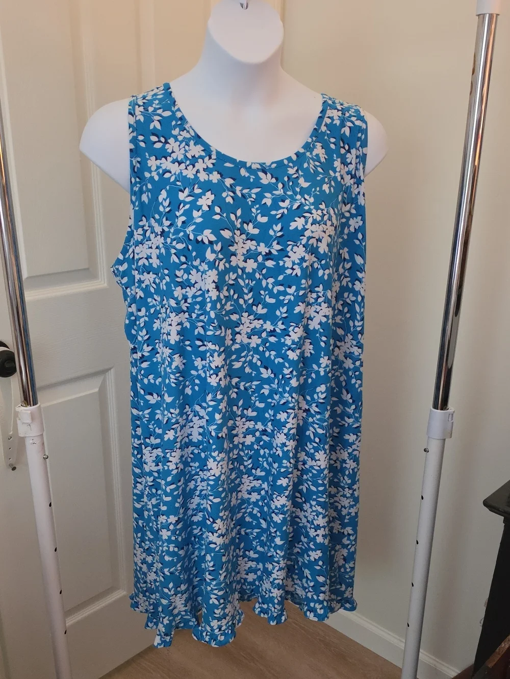 XXL/XXXL Draper James Blue and White Floral Nightgown
